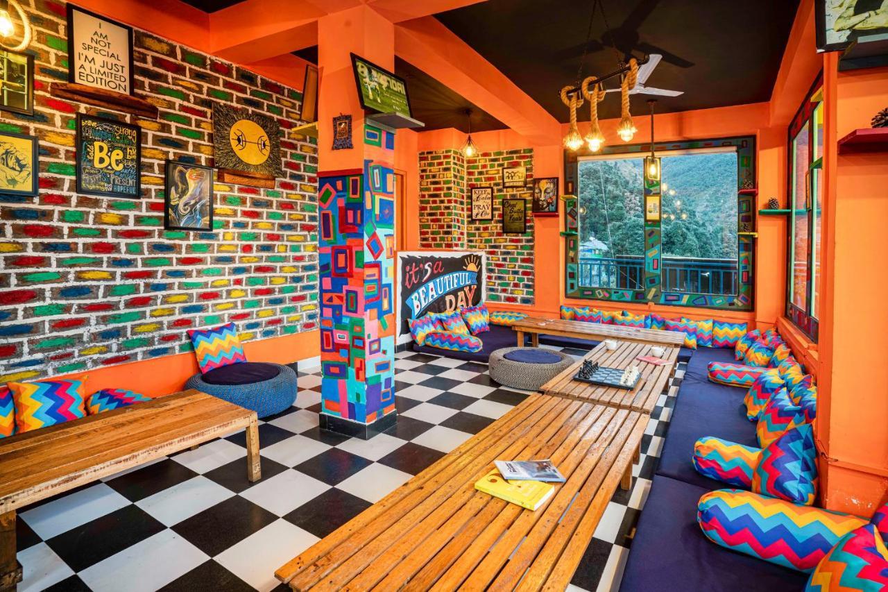 Flyaway Hostel Mcleod Ganj Buitenkant foto